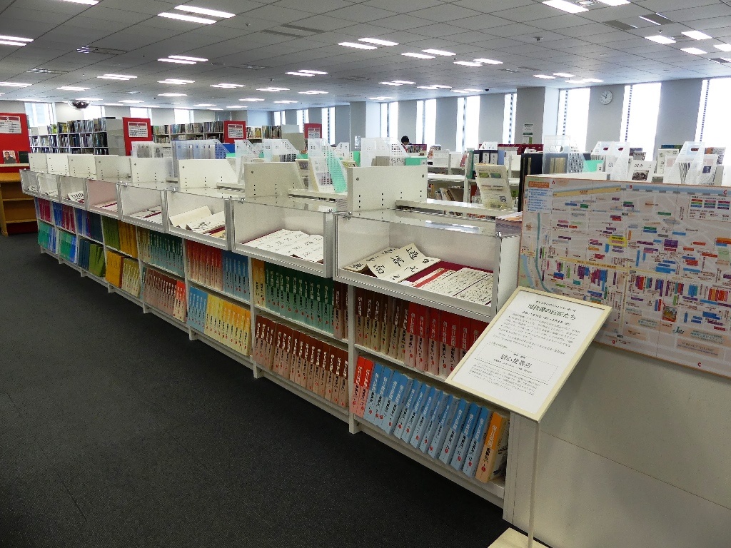 出張古書店コーナー「としょかんのこしょてん」