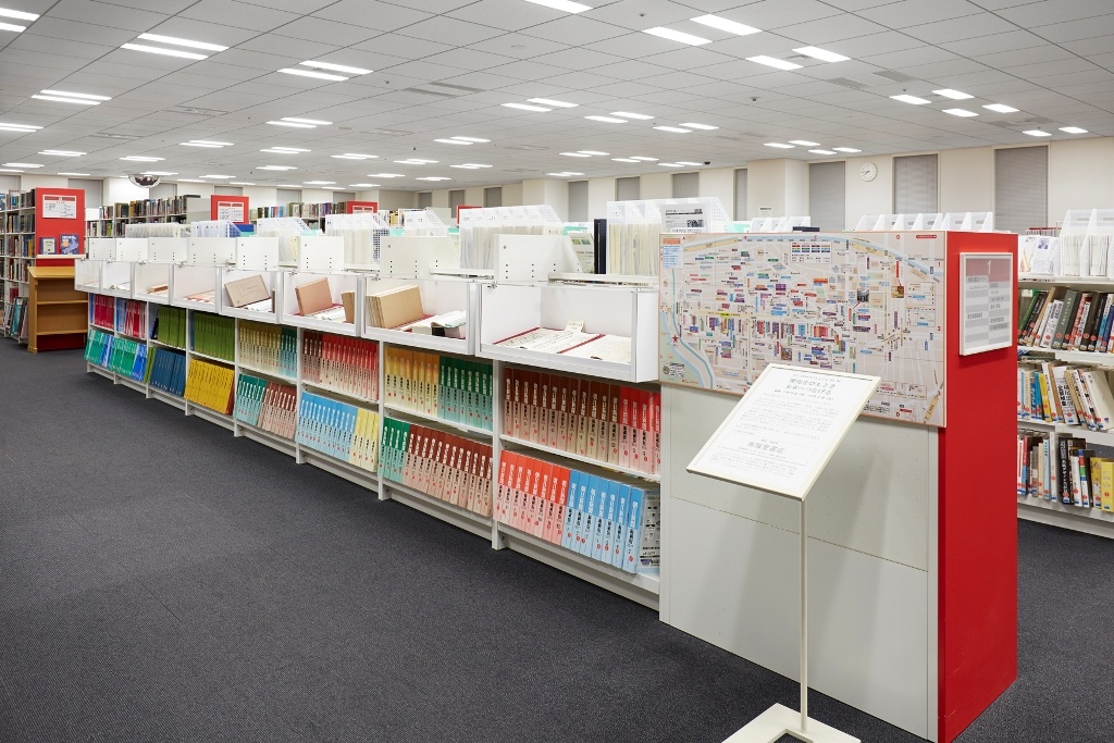 千代田図書館 (出張古書店コーナー・としょかんのこしょてん).jpg